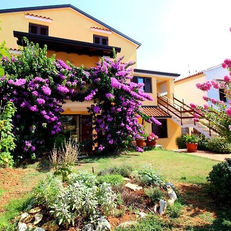 Apartments Tancel Porec Esterno foto