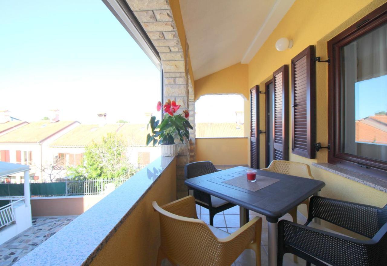 Apartments Tancel Porec Esterno foto